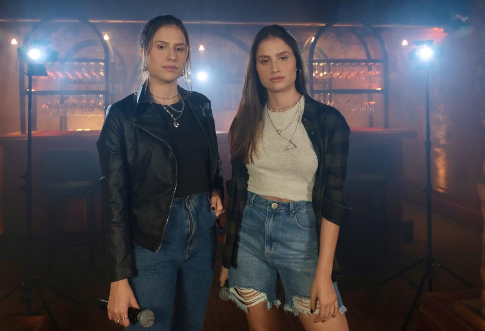 Releitura de 'Jeito de Mato' encerra lançamento especial de Júlia & Rafaela