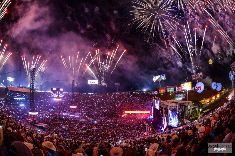 Multishow transmite mais uma edição do 'Circuito Sertanejo' na Festa do Peão de Barretos com shows de César Menotti & Fabiano e Gusttavo Lima
