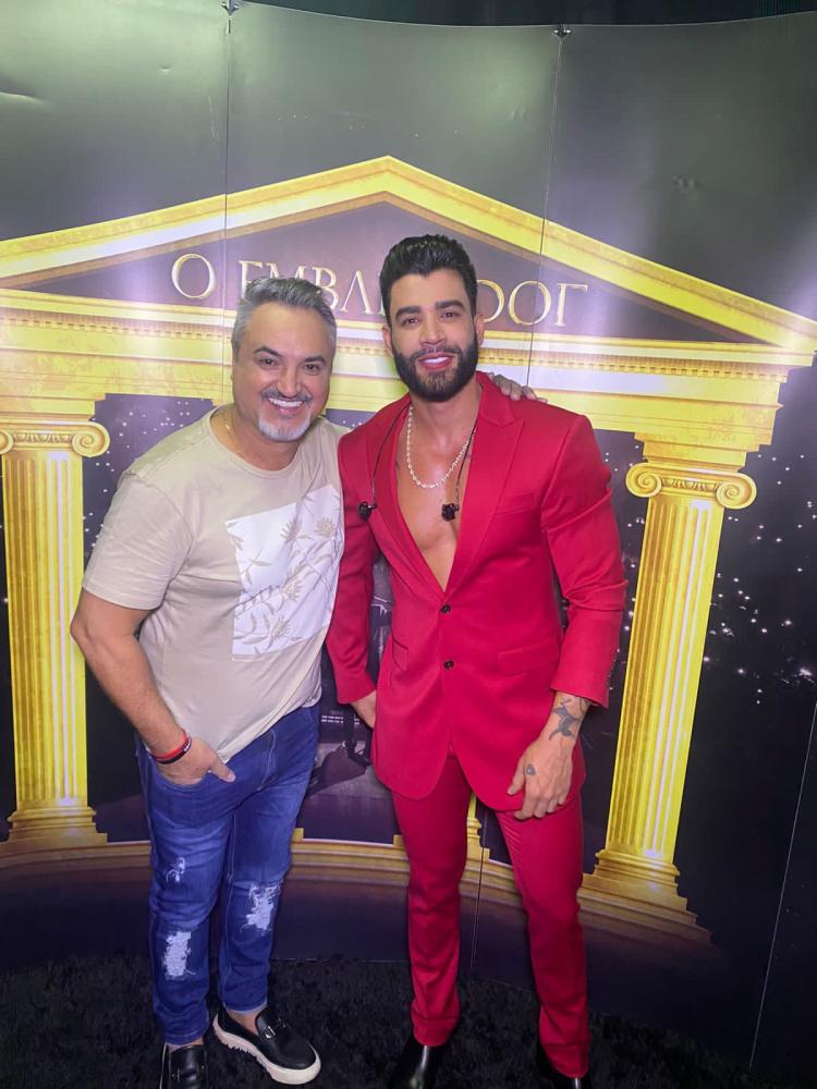 Gusttavo Lima comemora início da carreira em entrevista exclusiva