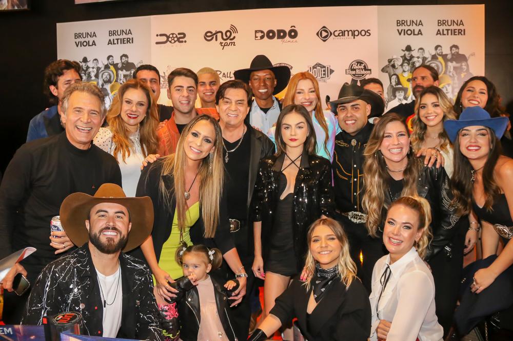 Pré-estreia do filme “Sistema Bruto” reúne elenco e grandes nomes da música brasileira em São Paulo