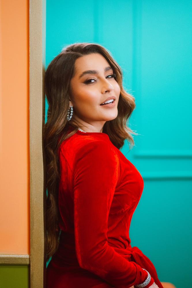 Lauana Prado lança clipe para o hit 