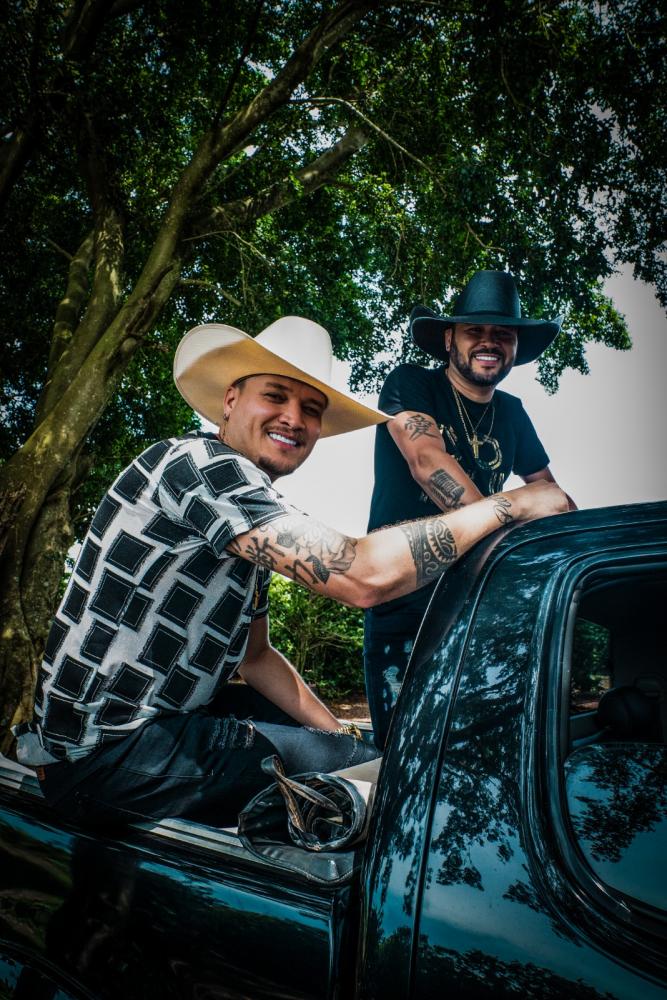 Tô Com Dinheiro”: Thales e Christiano anunciam novo hit no estilo agro-exaltação