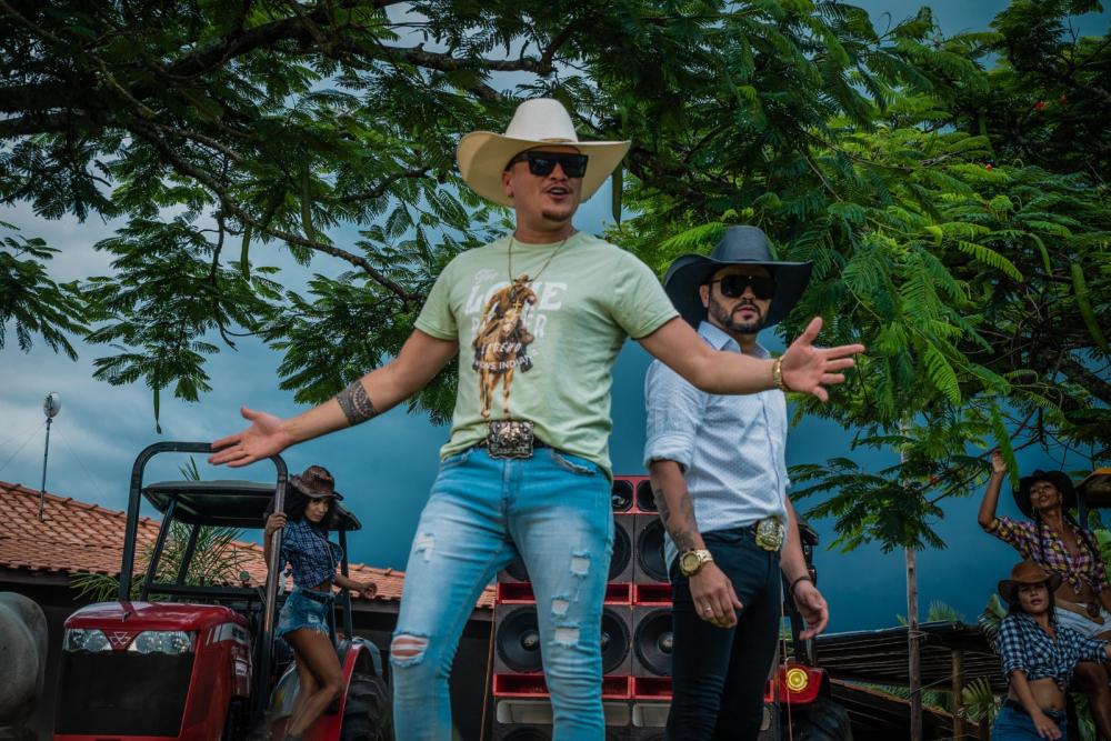 Tô Com Dinheiro”: Thales e Christiano lançam clipe inédito com ritmo agronejo