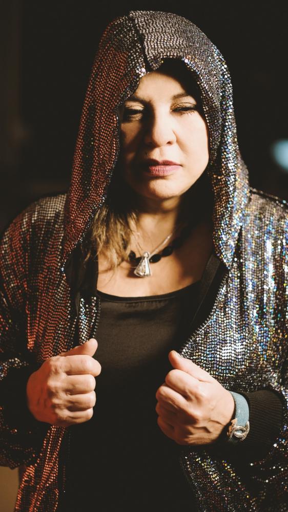 Roberta Miranda apresenta o clipe de 