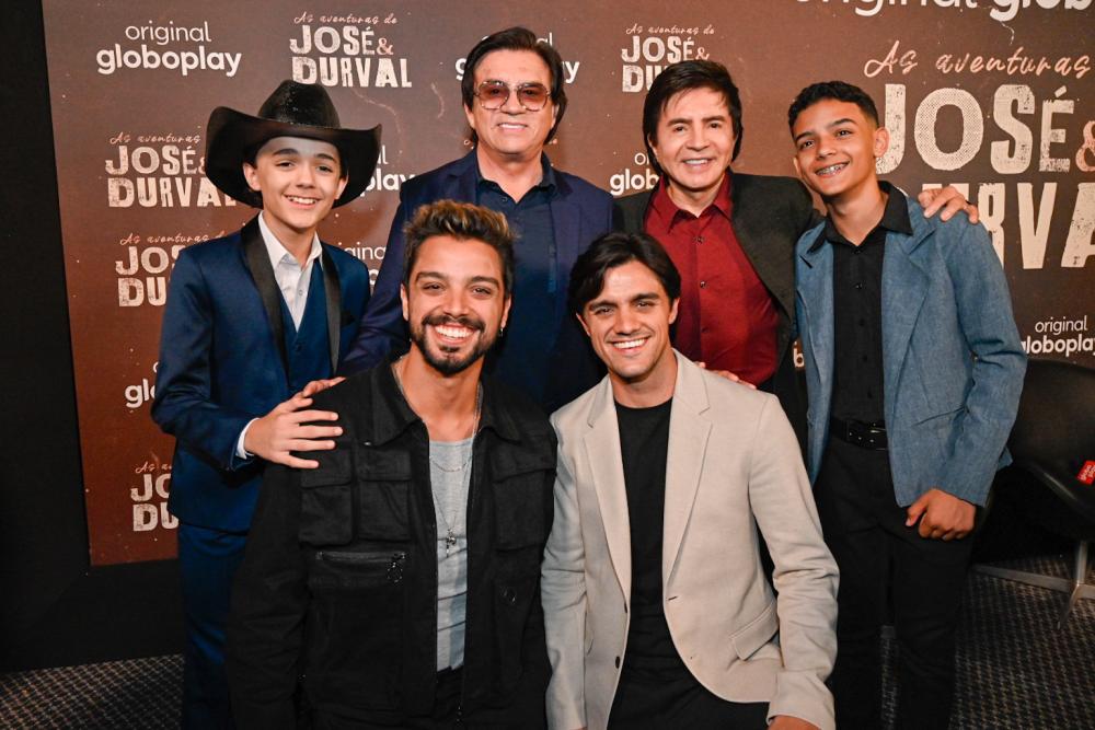 Chitãozinho & Xororó e elenco de 'As Aventuras de José & Durval' se reúnem na pré-estreia da série 