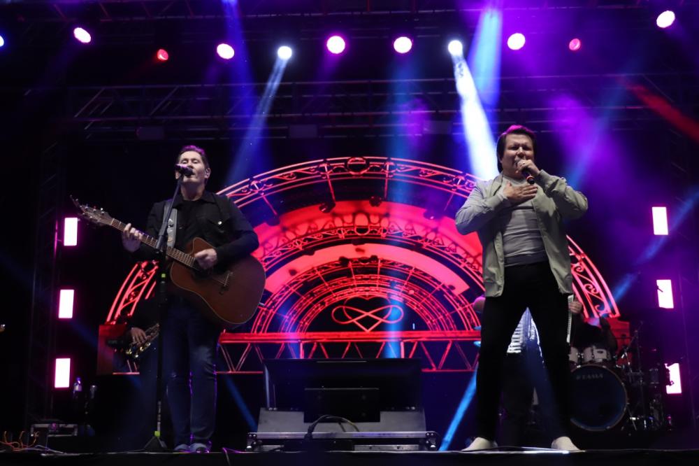 Sertanejo atrai 15 mil pessoas para o último sábado do Festival do Chocolate de Ribeirão Pires