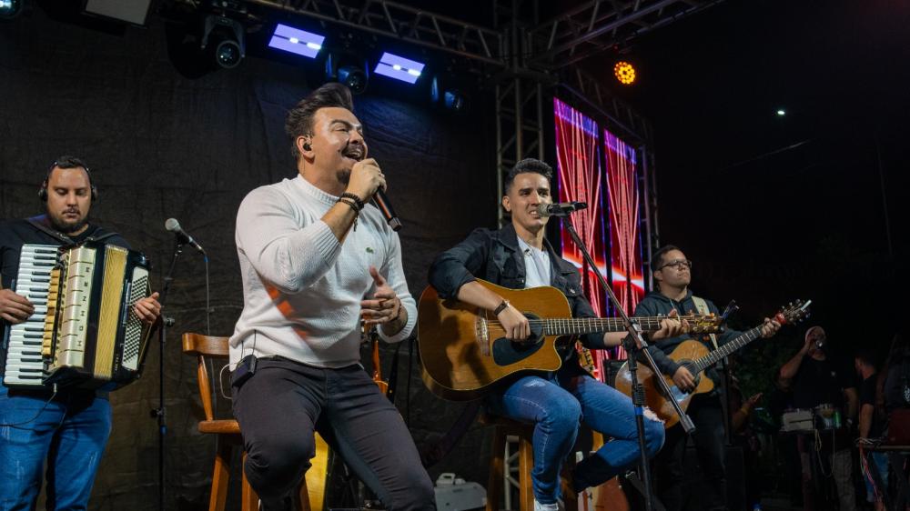 Neto e Guilherme estreiam na Festa do Peão de Barretos 2023