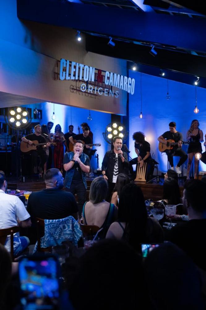 Cleiton & Camargo emocionam a todos na gravação de seu novo DVD