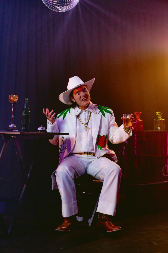 Gali Galó aposta na sofrência do novo sertanejo com 