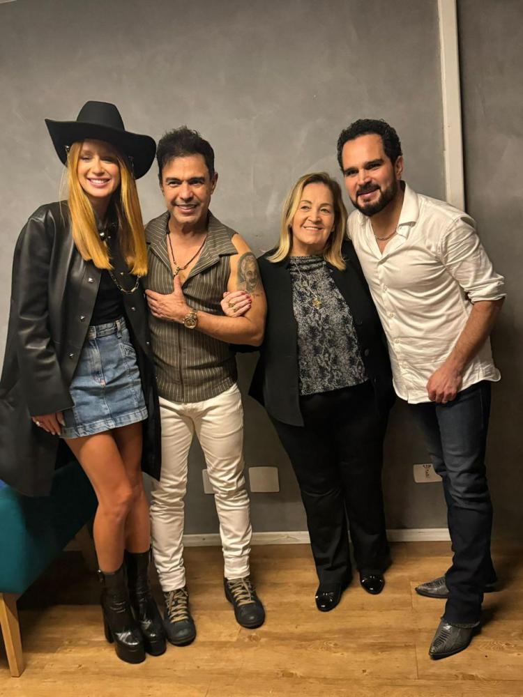 Zezé Di Camargo e Luciano recebem Marina Ruy Barbosa em noite de estreia no Rio