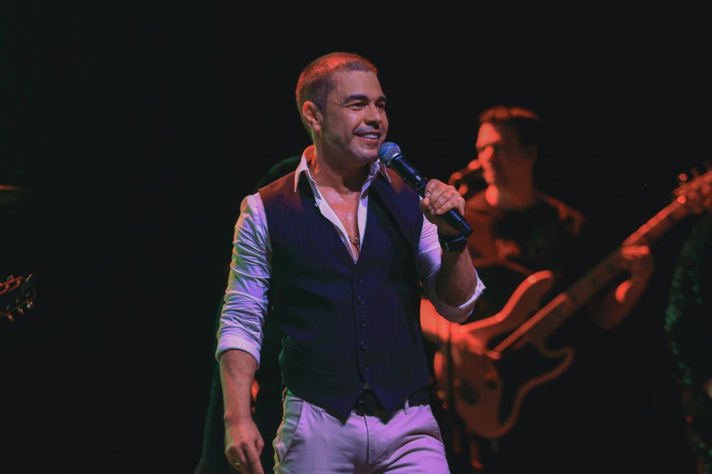 Zezé Di Camargo leva turnê Rústico para Estados Unidos