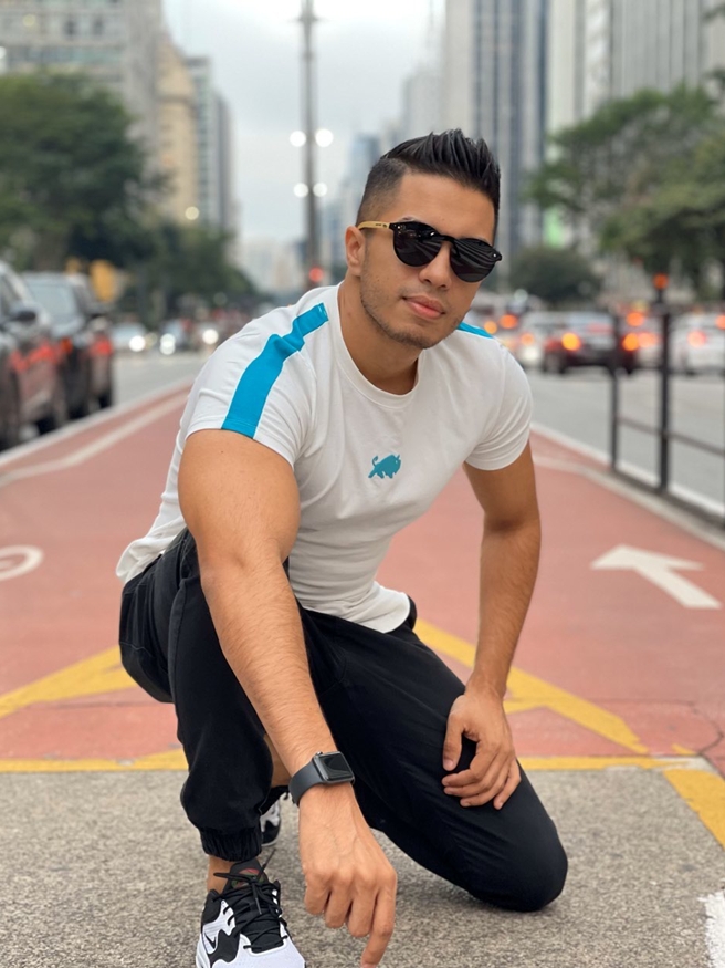 Raffa Augusto faz show nesta sexta-feira no Villa Country em SP