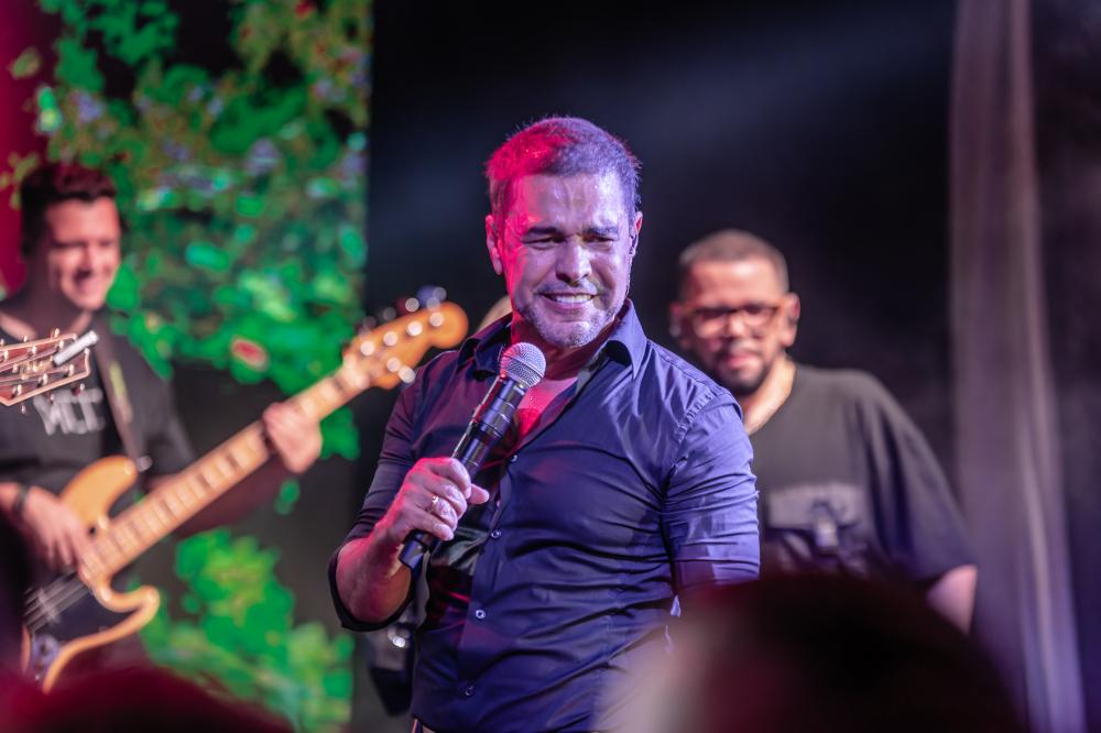 Zezé Di Camargo faz show no Bis Festival, no Rio, e aposta em novos talentos