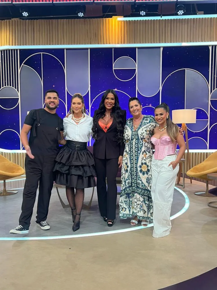 Com Simone Mendes, programa Sabadou com Virgínia bate recorde de audiência