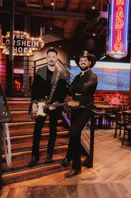 Fernando & Sorocaba anunciam vinda do fenômeno do country Dustin Lynch ao Brasil