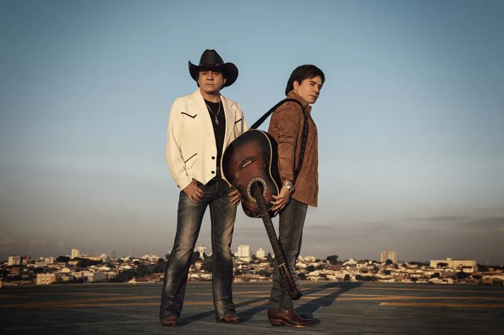 Chitãozinho e Xororó lançam álbum inédito "José e Durval"