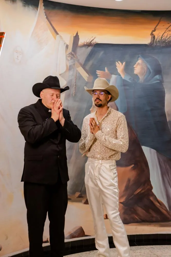 Padre Marcelo Rossi recebe Luan Pereira no single “Eu Seguirei”