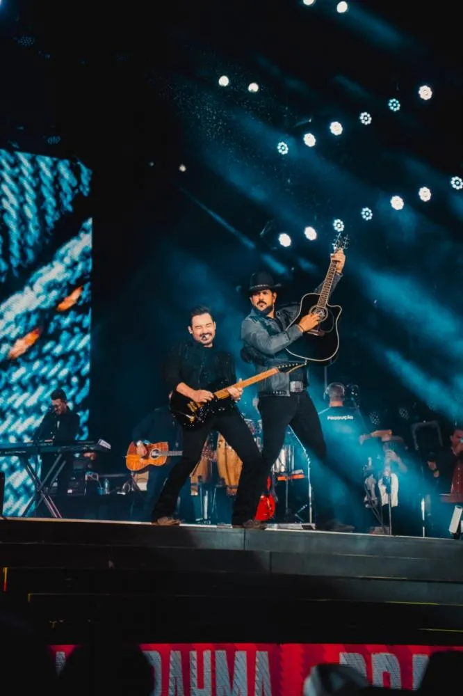 Fernando & Sorocaba disponibilizam show completo do Jaguariúna Rodeo Festival