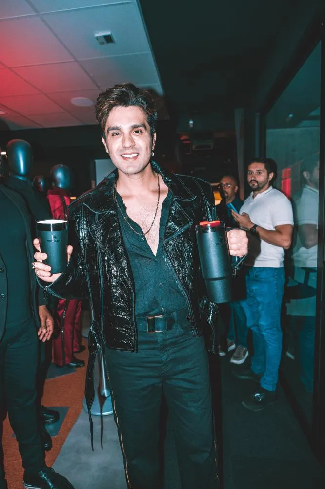 Luan Santana celebra 15 anos de “Meteoro” com lançamento de copos personalizados em collab com a Stanley