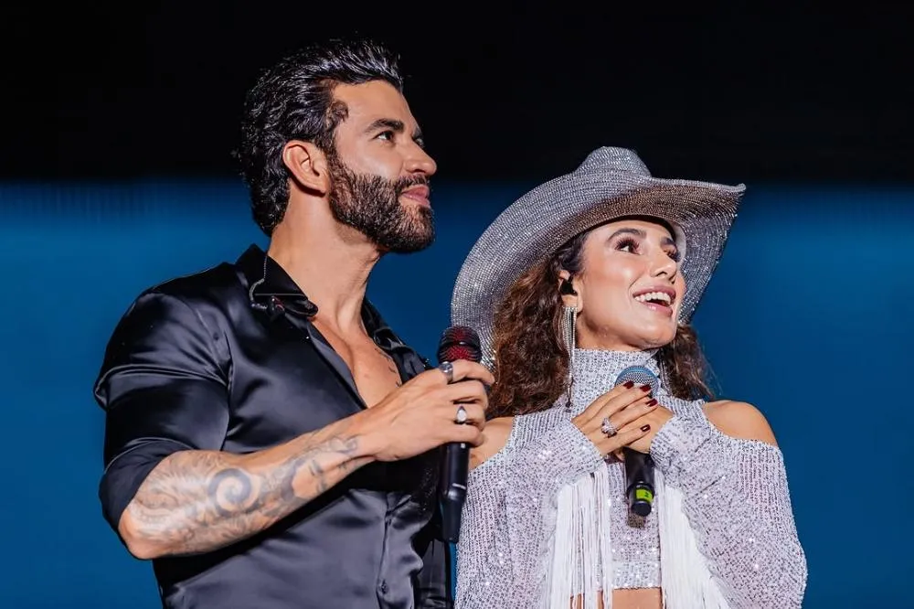 Paula Fernandes performa “Juntos”, ao lado de Gusttavo Lima, no Buteco, em São Paulo