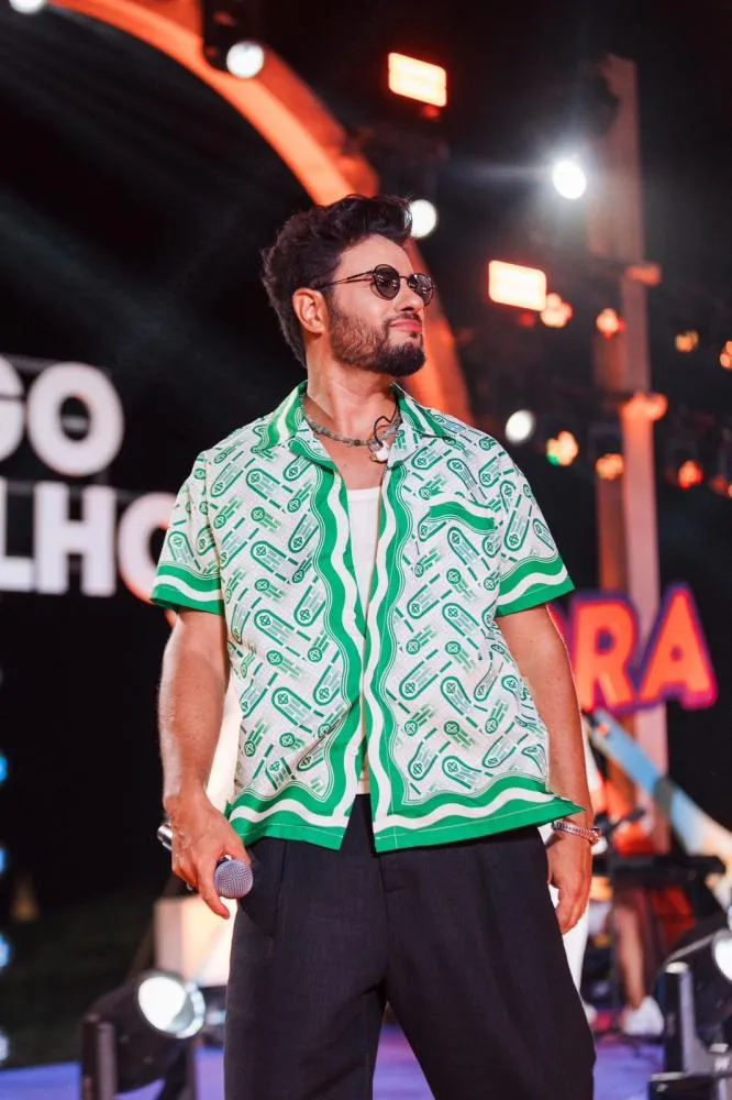 Pôr do sol em Fortaleza: Thiago Carvalho conquista Nordeste com gravação de novo DVD