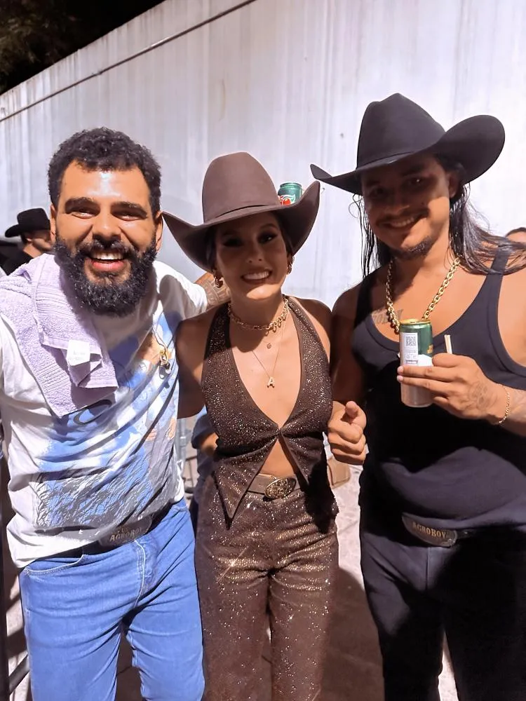Us Agroboy, Jota Lennon e Gabriel Victor, reencontram a amiga Ana Castela e fazem show especial na Festa Oficial Barretos 70 anos em SP 