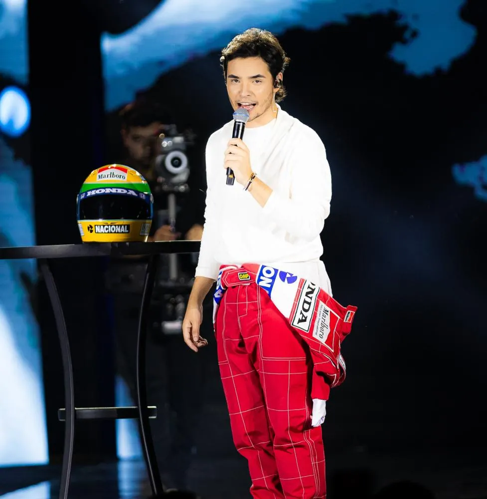 Sami Rico repete feito do pai e homenageia Ayrton Senna em DVD 