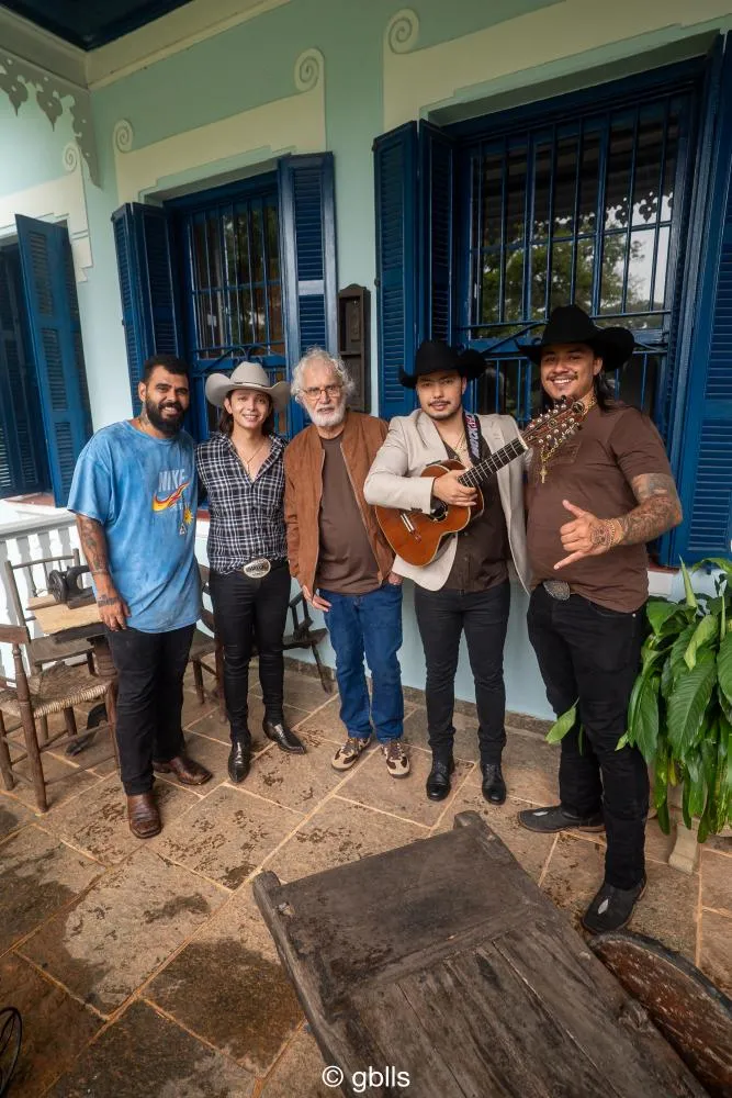 Us Agroboy lança “Fotos Antigas” com Renato Teixeira e Mayck e Lyan