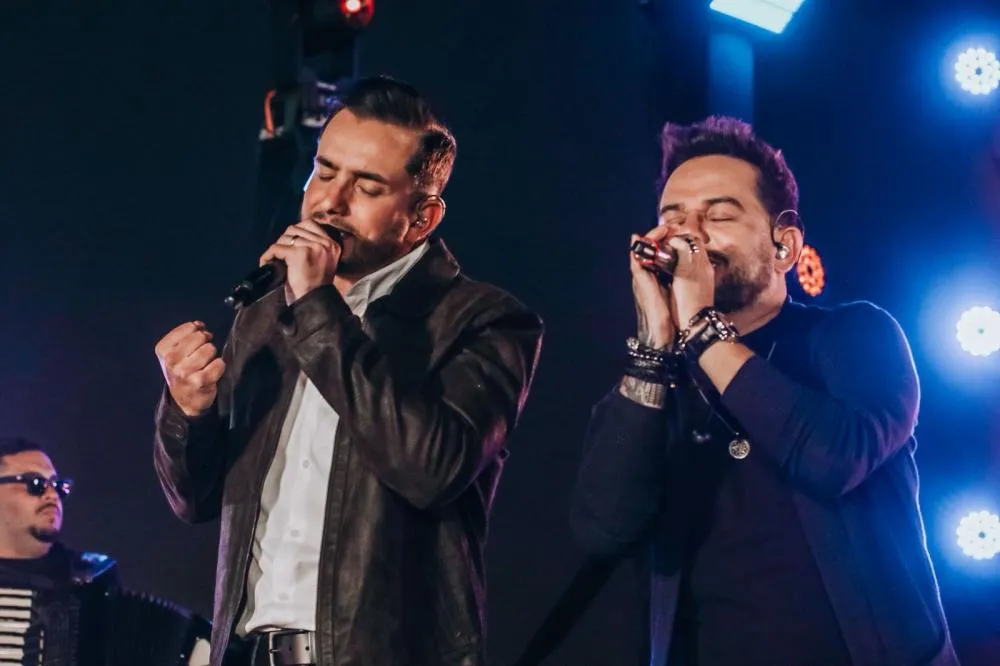 Rodrigo Lessa & Miguel versam sobre desilusão amorosa na moda dançante “Tô Indo”, single presente no próximo DVD da dupla