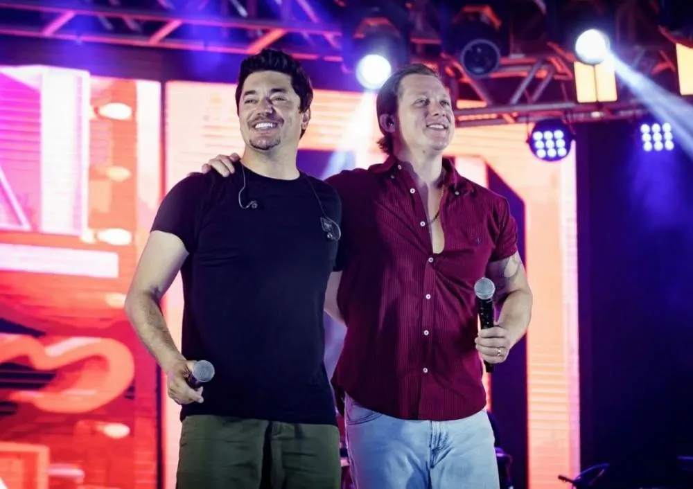 George Henrique & Rodrigo anunciam participação de Hugo & Guilherme no DVD Uma Nova História