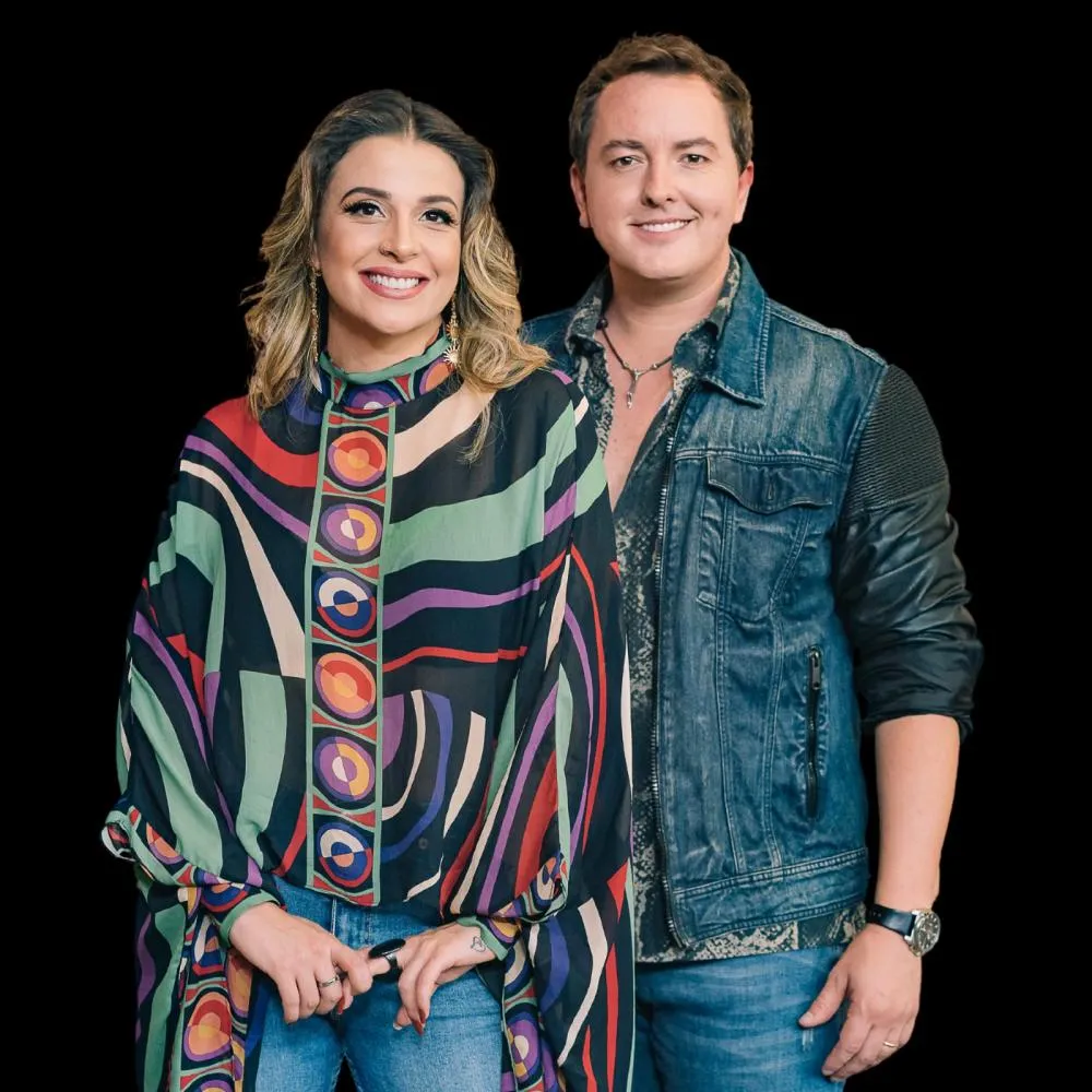 Dupla Luana Marques e De Lukka faz show em Amparo 