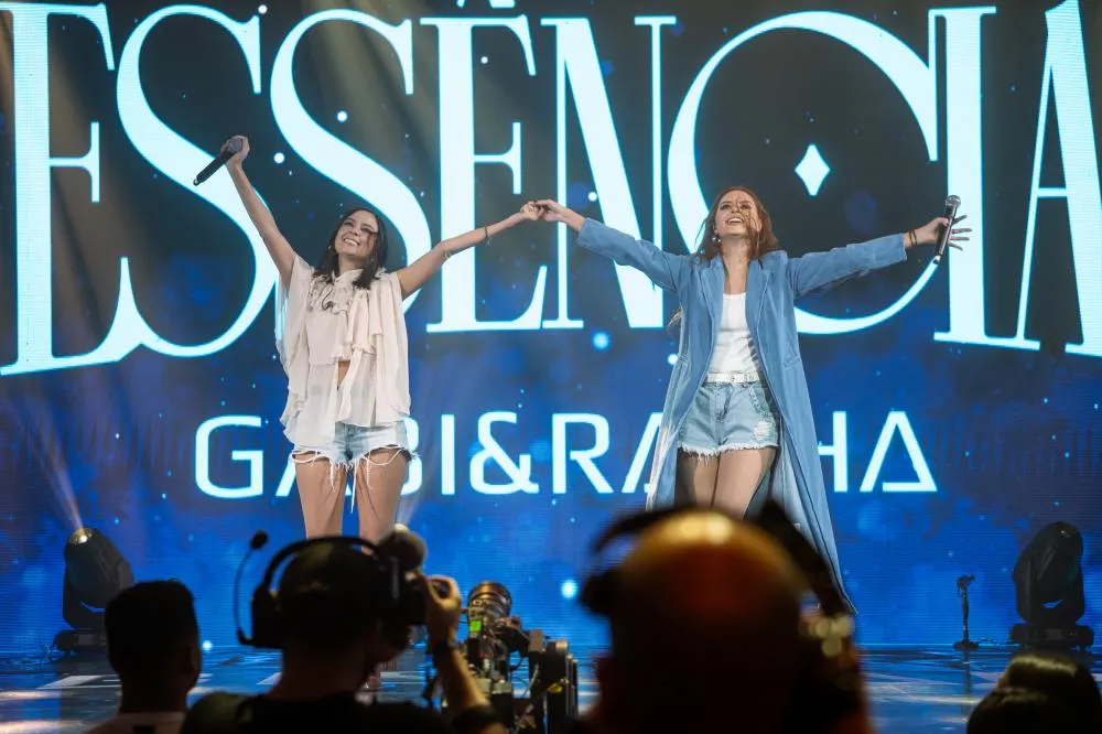 Gabi e Rapha apresentam o clipe de “Caminho Sem Volta”, parte do Vol.2 de “Nossa Essência”