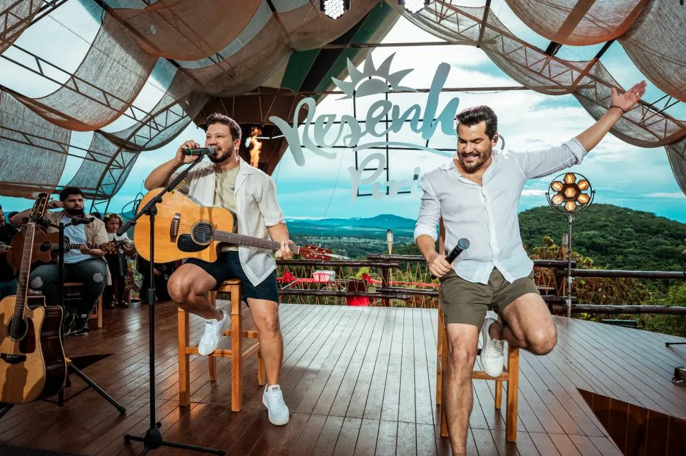 Cleber & Cauan viralizam e alcançam a posição 12º com hit “Até Ficar Velhin” nas plataformas digitais e redes sociais