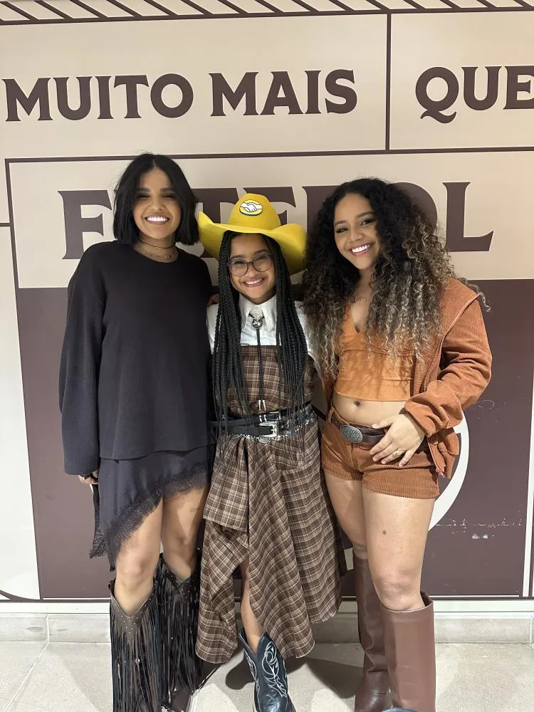 Mineiras em destaque: Cristinas e Tia Milena celebram raízes em encontro especial nos bastidores de show em São Paulo