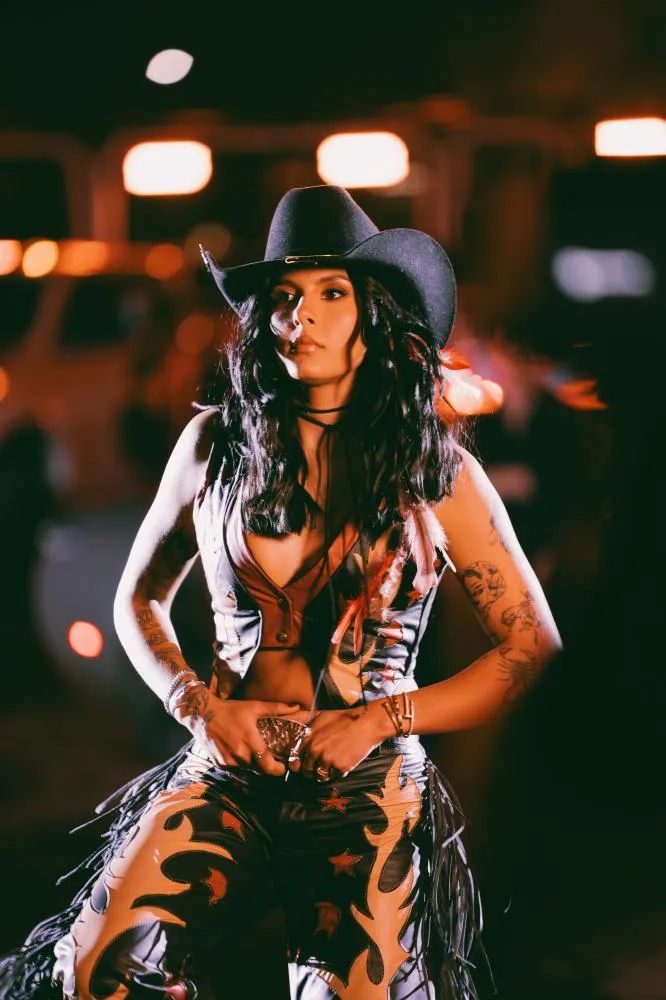 “HOJE TEM RODEIO”: ANA CASTELA LANÇA VIDEOCLIPE SURPRESA DE MÚSICA INÉDITA