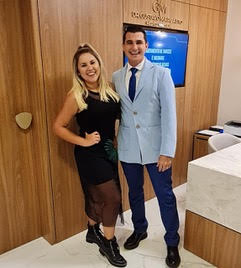 Natália Toscano, esposa do cantor sertanejo Zé Neto, faz tratamento de varizes