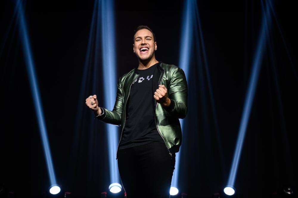 Hit do momento, John Amplificado atinge o 1° lugar no Spotify e no Deezer com “Chega e Senta”